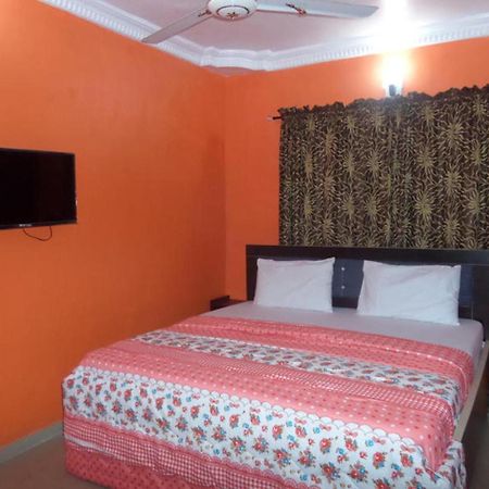 De-Zone Hotel Ikotun Bagian luar foto