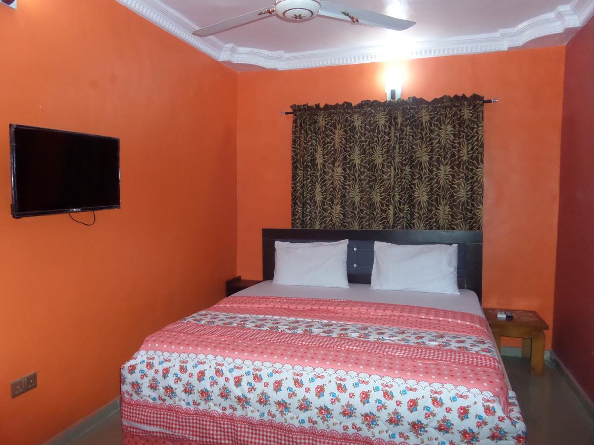 De-Zone Hotel Ikotun Bagian luar foto