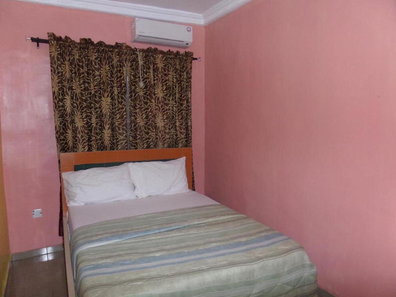 De-Zone Hotel Ikotun Bagian luar foto